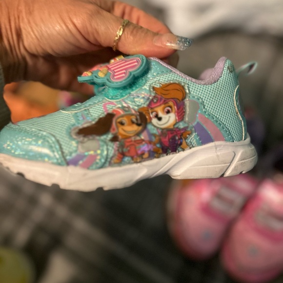 Girls Infant/Toddler shoes. Size 7 - Picture 4 of 4